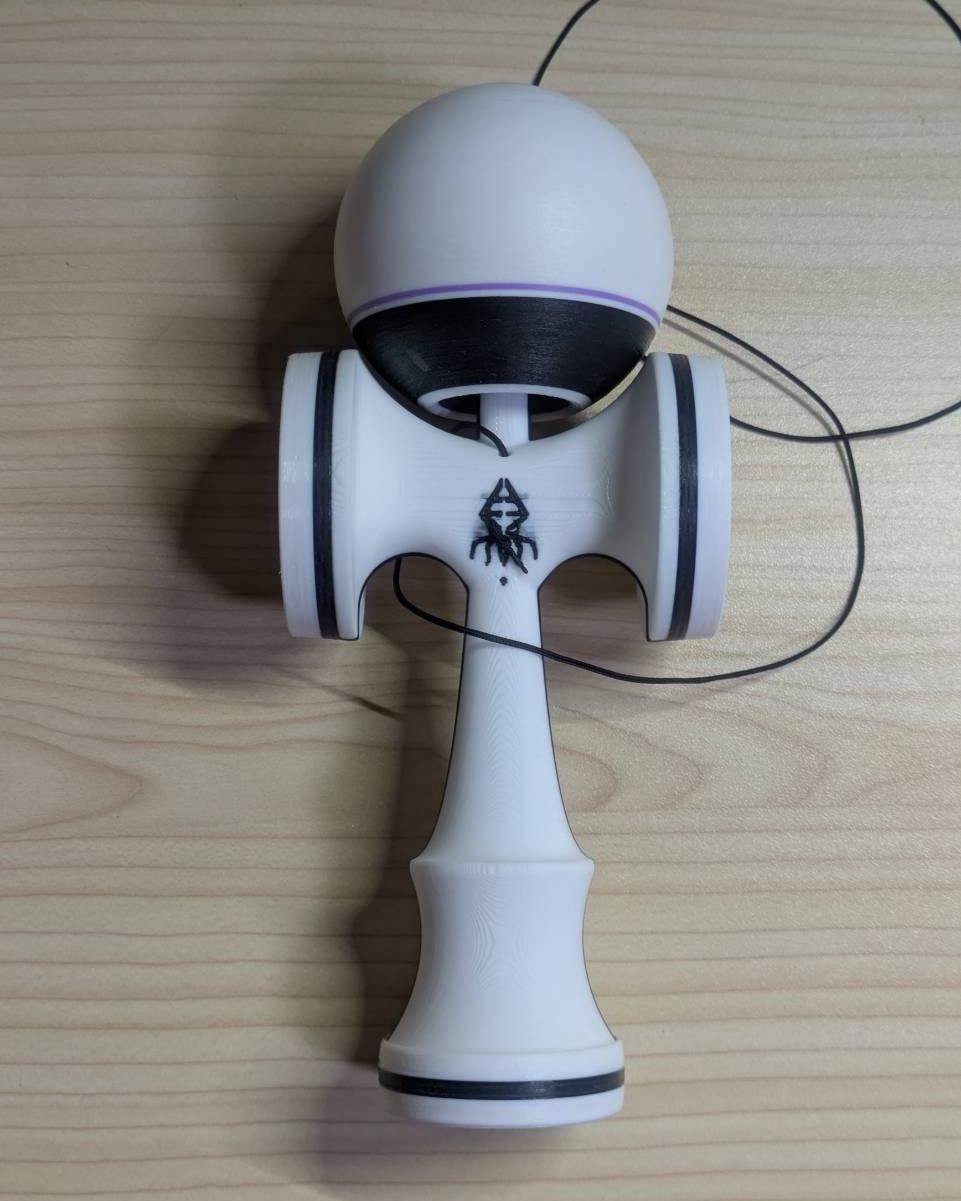3Dプリンタで作られたEDEXけん玉の全体写真